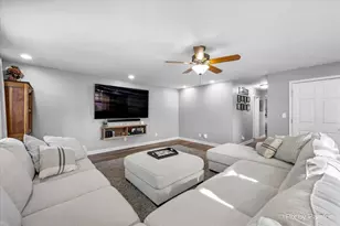 [Address not provided], Saint Charles, IL 60175 - Photo 21