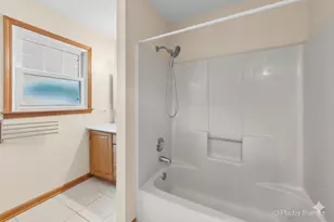 31 W Harrison Rd, Lombard, IL 60148 - Photo 21