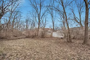 910 Oldfield Rd, Downers Grove, IL 60516 - Photo 31