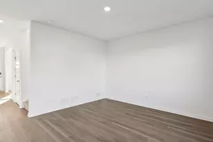 6553 Walnut Ct, Wonder Lake, IL 60097 - Photo 9