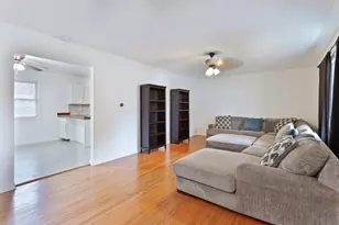 1105 Somerset Mall, McHenry, IL 60050 - Photo 3