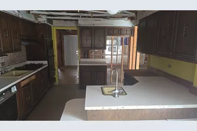 19011 Loretto Lane, Country Club Hills, IL 60478 - Photo 11