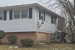 19011 Loretto Ln, Country Club Hills, IL 60478 - Photo 3