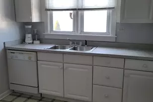 7710 W 66th St, Bedford Park, IL 60501 - Photo 9