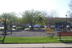 8928 N Steven Dr, Des Plaines, IL 60016 - Photo 15