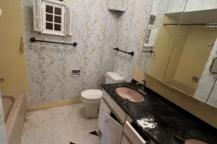 8210 Elmwood Ave, Skokie, IL 60077 - Photo 11