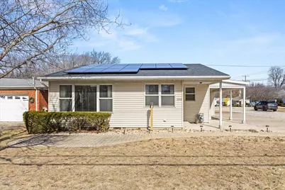 1002 N Oakley Avenue, Streator, IL 61364 - Photo 1