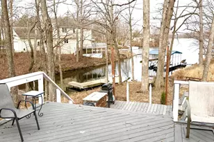 2235 Chesapeake Ln, Centralia, IL 62801 - Photo 3