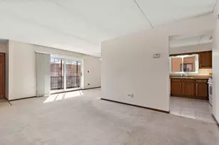 8160 168th Pl, Tinley Park, IL 60477 - Photo 3