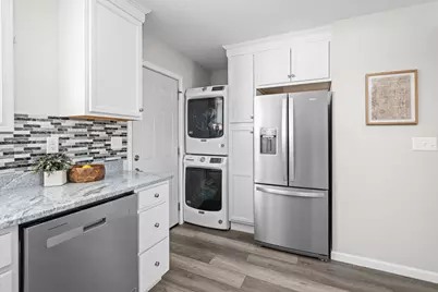 2027 N Michigan Avenue, Davenport, IA 52804 - Photo 11