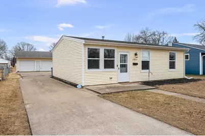 2027 N Michigan Avenue, Davenport, IA 52804 - Photo 1