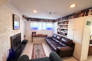 2900 W 100th Pl, Evergreen Park, IL 60805 - Photo 9