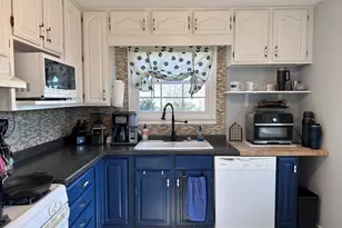 938 E Garden St, Dekalb, IL 60115 - Photo 5