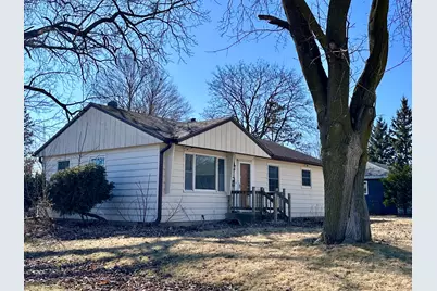 938 E Garden Street, Dekalb, IL 60115 - Photo 1