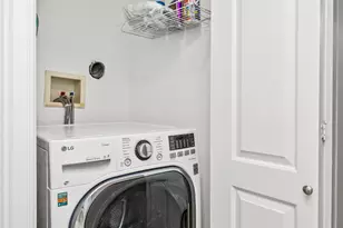 4548 S Indiana Ave, Chicago, IL 60653 - Photo 17