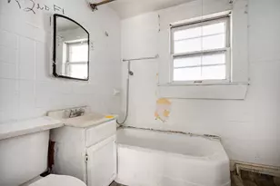 9158 S Clyde Ave, Chicago, IL 60617 - Photo 19