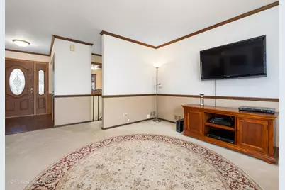 130 W End Road, Roselle, IL 60172 - Photo 3