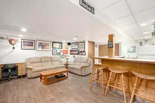 130 West End Rd, Roselle, IL 60172 - Photo 17