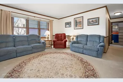 130 W End Road, Roselle, IL 60172 - Photo 5