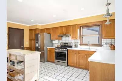 130 W End Road, Roselle, IL 60172 - Photo 7