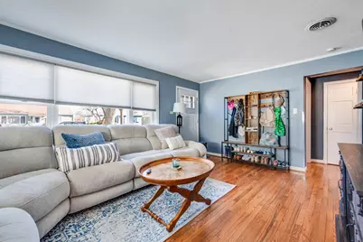 306 N Schubert Street, Palatine, IL 60067 - Photo 5