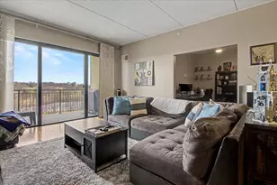 6420 Double Eagle Dr, Woodridge, IL 60517 - Photo 5