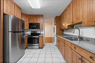 930 Beau Dr, Des Plaines, IL 60016 - Photo 9