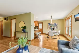 10 S Deerpath Dr, Vernon Hills, IL 60061 - Photo 7