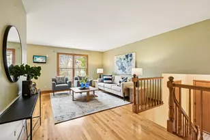 10 S Deerpath Dr, Vernon Hills, IL 60061 - Photo 5