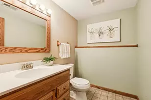 10 S Deerpath Dr, Vernon Hills, IL 60061 - Photo 33