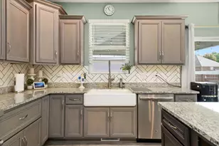 405 Locust Ln, Peotone, IL 60468 - Photo 13