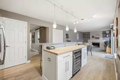 1360 Rose Avenue, Carol Stream, IL 60188 - Photo 5