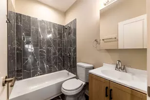 2821 W Jackson Ave, Chicago, IL 60612 - Photo 7