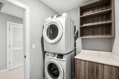 3708 W Cornelia Avenue #1E, Chicago, IL 60618 - Photo 27