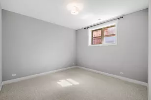 3708 W Cornelia Ave, Chicago, IL 60618 - Photo 29