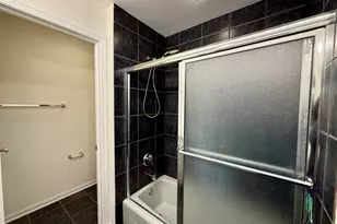 362 Town Pl Cir, Buffalo Grove, IL 60089 - Photo 19