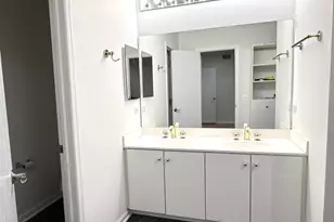 362 Town Pl Cir, Buffalo Grove, IL 60089 - Photo 11