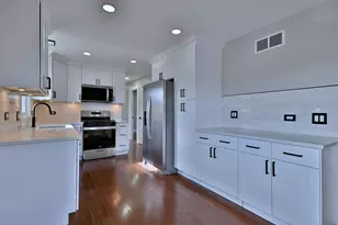 5435 N Mobile Ave, Chicago, IL 60630 - Photo 11