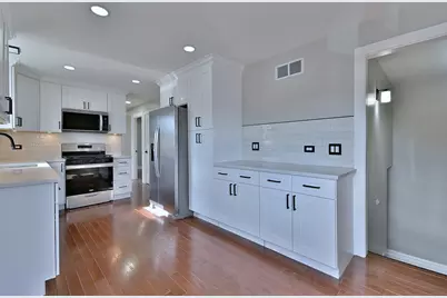 5435 N Mobile Avenue, Chicago, IL 60630 - Photo 13