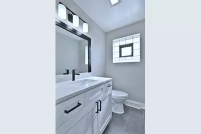 5435 N Mobile Avenue, Chicago, IL 60630 - Photo 15