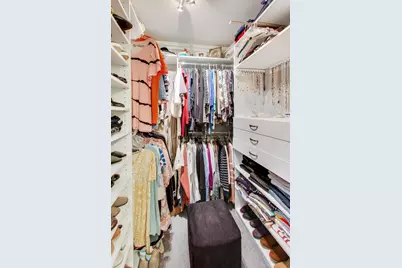 1037 Wheaton Oaks Drive, Wheaton, IL 60187 - Photo 19