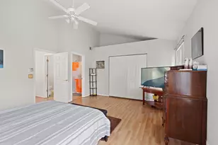 941 Mesa Dr, Lake in the Hills, IL 60156 - Photo 15