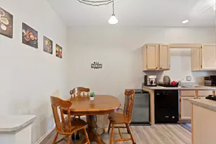 941 Mesa Dr, Lake in the Hills, IL 60156 - Photo 5