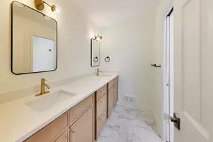 297 Columbine Dr, Clarendon Hills, IL 60514 - Photo 19