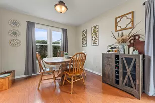 593 Covered Bridge Dr, Elgin, IL 60124 - Photo 3