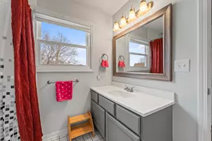 593 Covered Bridge Dr, Elgin, IL 60124 - Photo 15