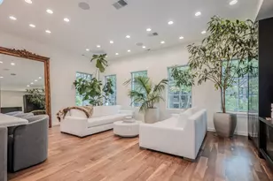 22 E Elm St, Chicago, IL 60611 - Photo 3