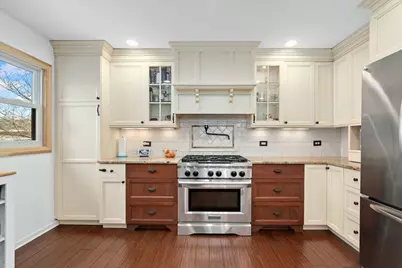 8206 Mango Avenue, Morton Grove, IL 60053 - Photo 9