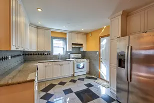 6430 N Maplewood St, Chicago, IL 60645 - Photo 9