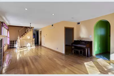 6430 N Maplewood Street, Chicago, IL 60645 - Photo 5